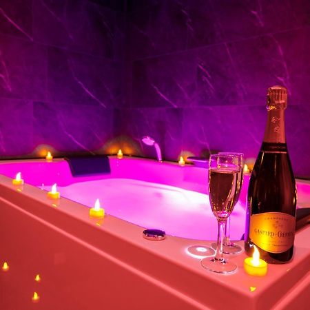 Spa & Detente - Suite Privee - Tours - Netflix Buitenkant foto